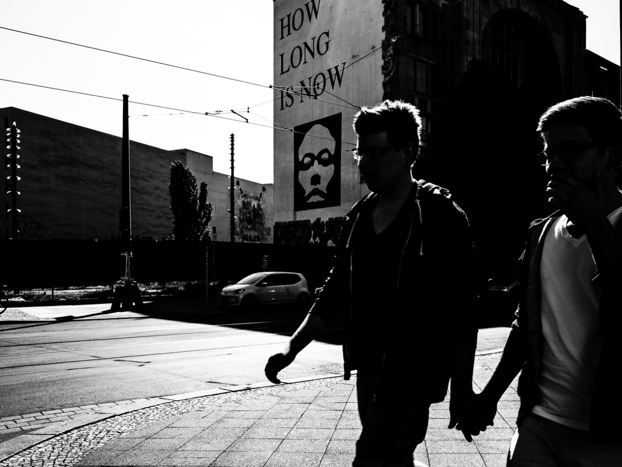 streetberlin:  street photography . martin waltz . berlin . oranienburger strasse