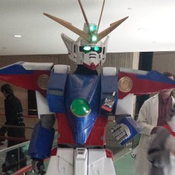 Homemade Mobile Suit Gundam! Very awesome. Very crafty. #youmacon