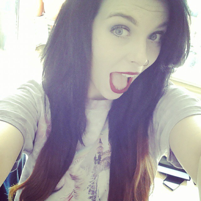 iravampira:  OMG cat !!!  ^.^
