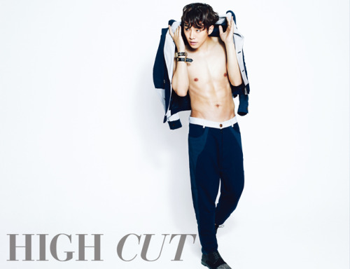 asianstarsru:   Junho (2PM) Для High Cut Vol. 105 