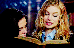 sweetfaeedits:  fae’s ships (in no particular order)  Lissa/Rose (Vampire Academy)