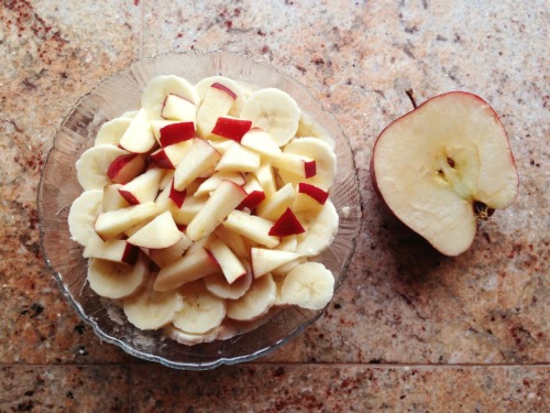 Birthday brekky :) pb oats, apples and bananaasssss