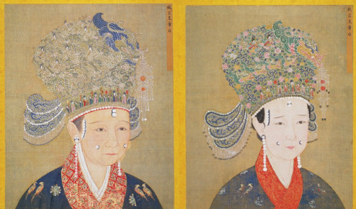 phoenix crown/feng-guan凤冠 of empresses in song dynasty from their ancient portraits.