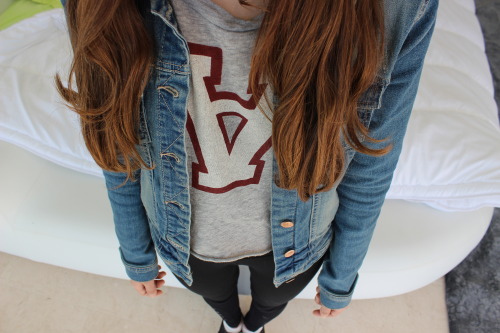 s-nikers:  aka-l1fe:  I love this outfit!  Because Portugal c:  