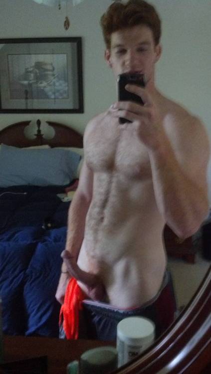 snapchathotguys:  Follow me if u want to see more of this and other guys!  Exclusive pics and videos:  