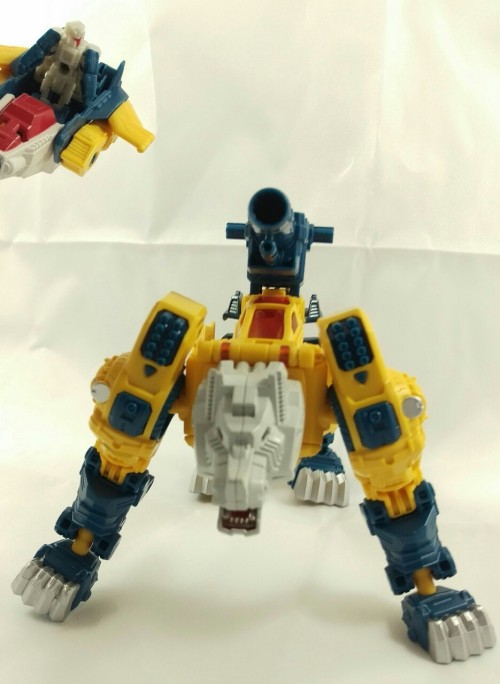 [Takara LG30 Weirdwolf]