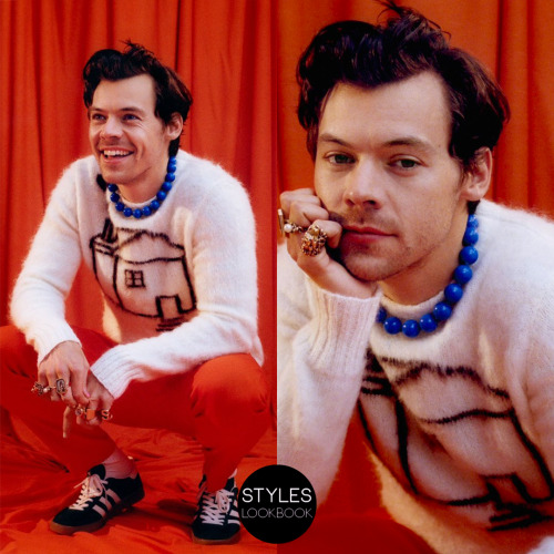 In these As It Was promo pictures, Harry is wearing a custom Ilana Blumberg sweater. The look is com