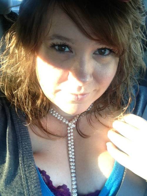 Oh the infinitely sexy Dea always sends me the most sexy photos and she said I could choose what I w