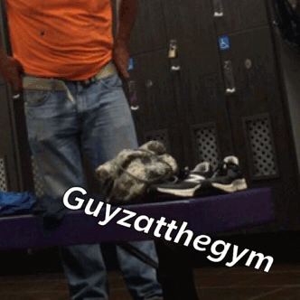 guyzatthegym:  I love the smell of men in the air