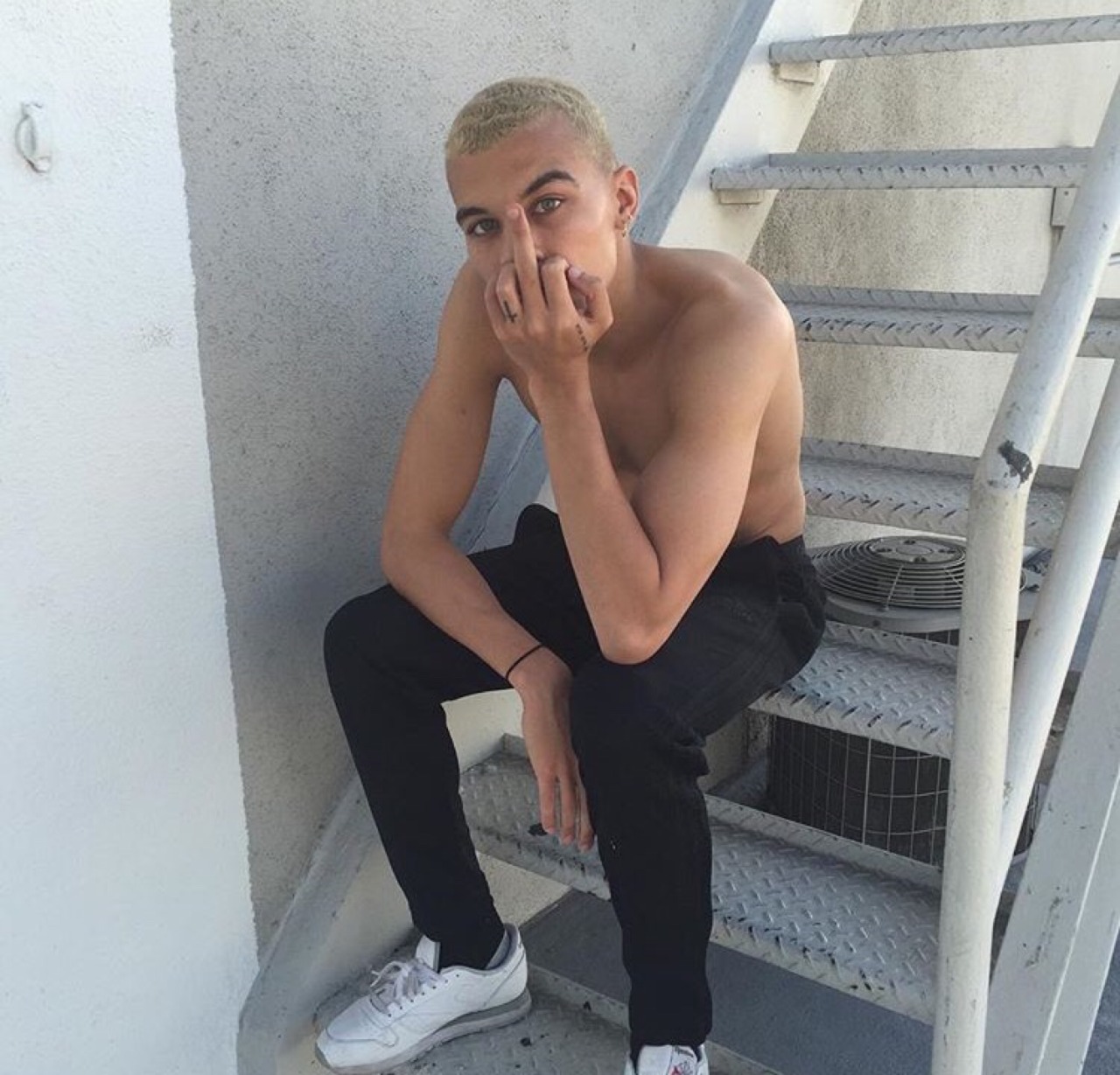 eastsidemami:    eastsidemami.tumblr.com  