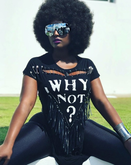 dinerobanks:Amara La Negra