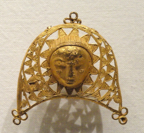 Gold pendant, believed to come from the Baule people of the Guinea Coast, Côte d'Ivoire.  Artist unk