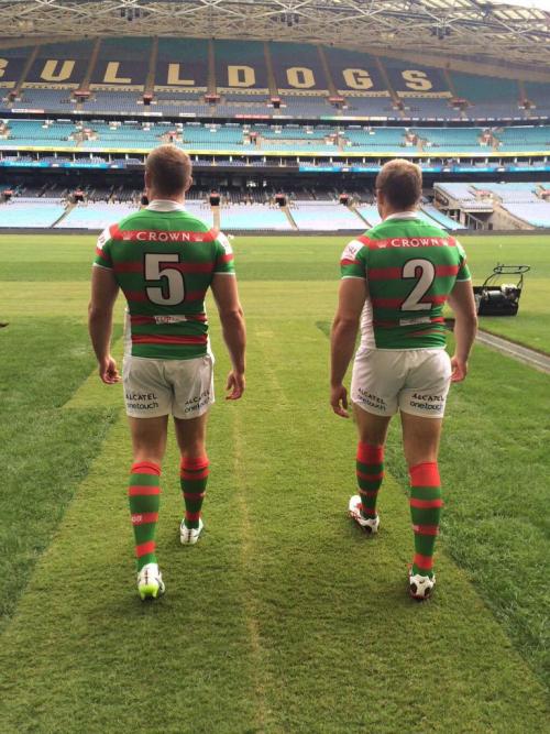 giantsorcowboys: He Ain’t Heavy, He’s My Brother!The Burgess Twins Have Each Other’s Backs!Woof, Bab