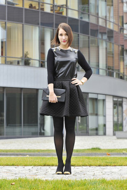 fashion-tights:  total black look (by Shiny