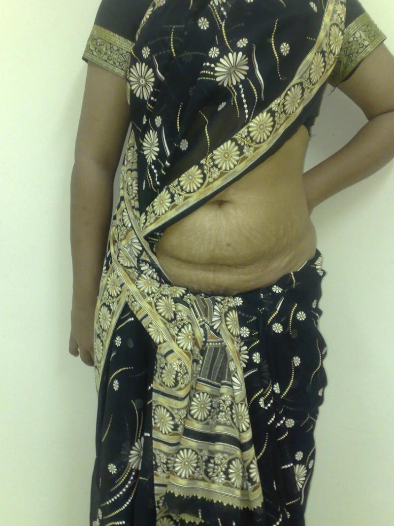 prythm:  Desi Aunty in Black Saree - Part 1/3 Follow http://prythm.tumblr.com/ for