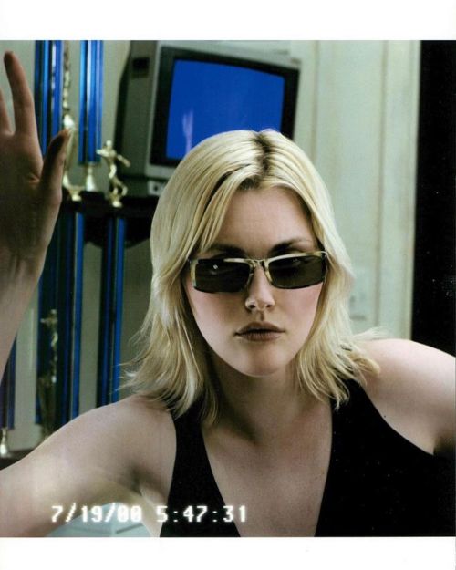 vodis:Sophie Dahl for McQueen Eyes Fall/Winter 2000