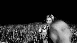 marinehiddleston:  Love this band *.* 