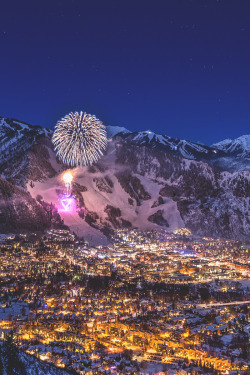 apassionateman:  stayfr-sh:  Aspen Colorado  Love this little town. 😍😍😍