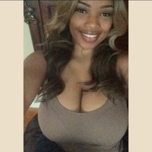 jaiking:  azerty2016:  Aarielle Andrews 💓  Follow me at http://jaiking.tumblr.com/ You’ll be glad you did.