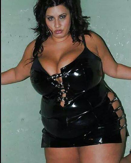 amobbw-ssbbw:  Cuero black