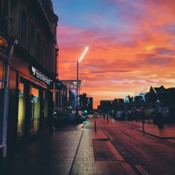 c-ybergod: Late night Christmas shopping.