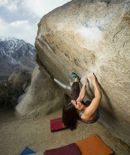 Iron Man Traverse (V4), Buttermilks, Bishop Area, California. Photo by John Wesely @lightningsnaps [