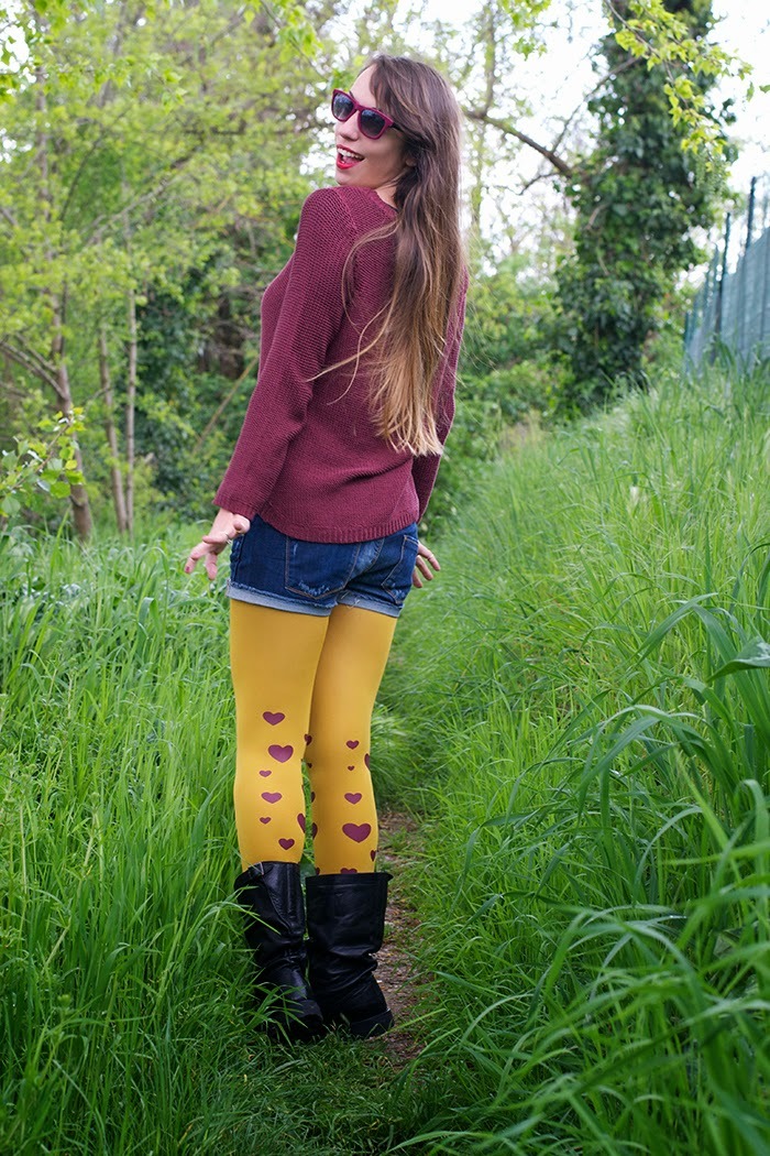 tightsobsession:  You stole my heart. Via Nameless Fashion Blog.