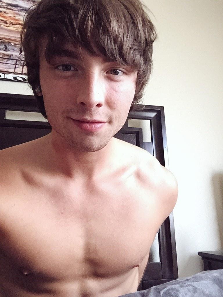 catchmewesley:  S E X Y! 