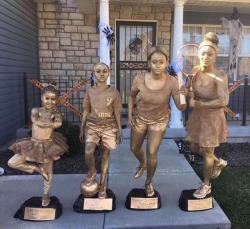 kimreesesdaughter: 14kgoldsoul:  They killed these trophy costumes  🔥🔥🔥  Family goals, honestly.  