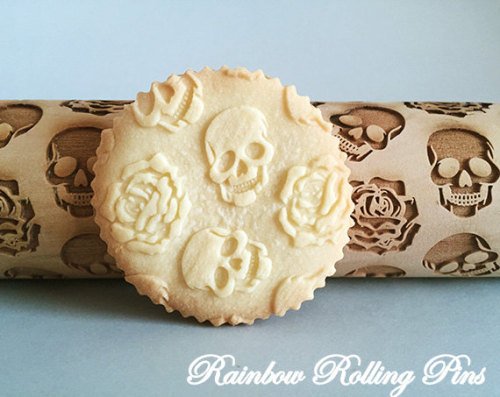 ms-debano:sosuperawesome:RainbowRollingPins on Etsy@hannah-bear94 YOOOOOOO