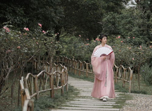 newhanfu:Handsome boy &amp; pink round neck robe