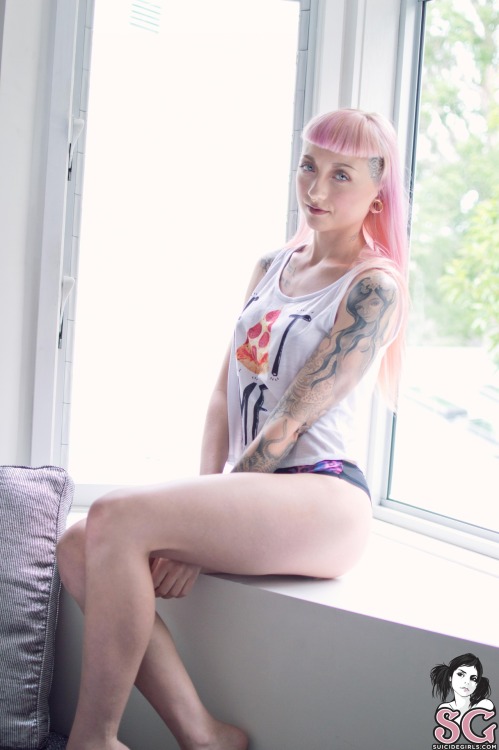 suicidegirlslover:  Opheliah Suicide