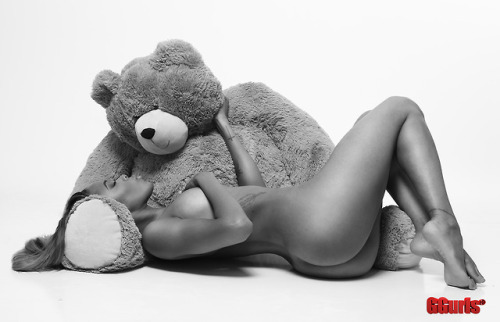glamourgurls:(via Remi Reeves - GGurls) 