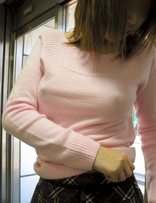 2add66ff.jpg ピンクニットでノーブラ浮き乳首 #braless #nipples #ノーブラ