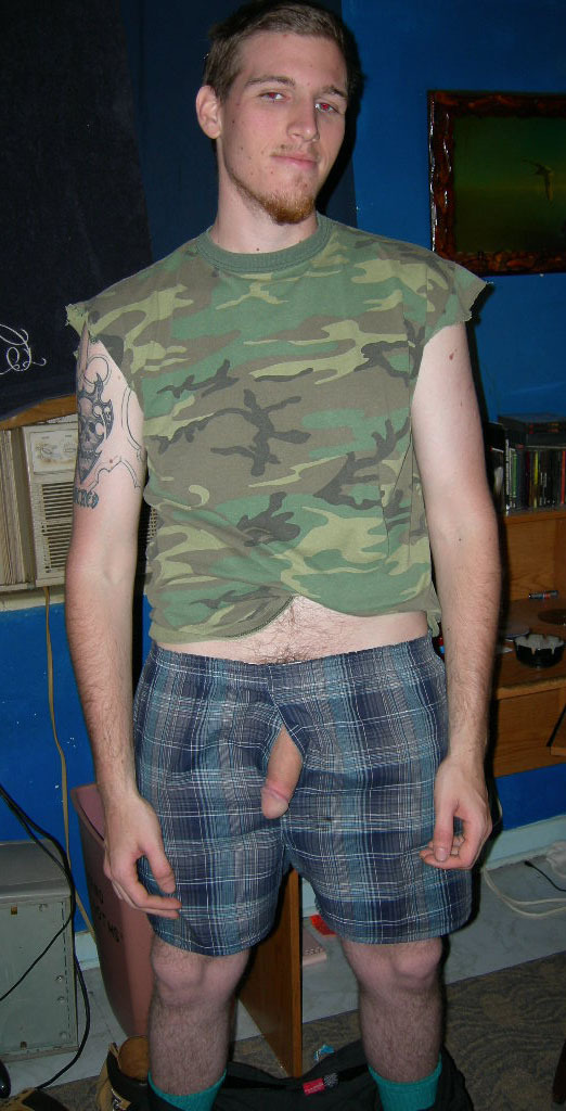 somestraightboys1:  American redneck Eric, exposed.For more, follow and share: http://somestraightboys1.tumblr.com/
