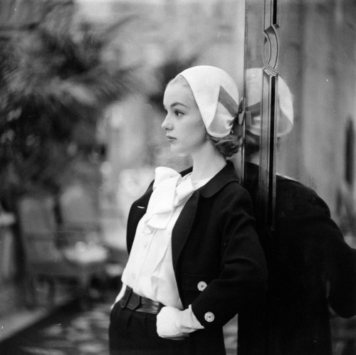 Silk-wool Spring suit with silk blouse by Ben Zuckerman, hat by Sally Victor 1957 Photo by Gordon Pa