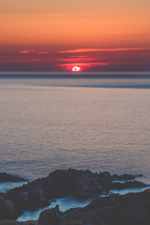 life-and-camera: even the darkest night won’t last forever Instagram | Flickr