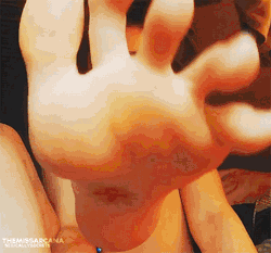 sexicallysecrets:  http://themissarcana.tumblr.com/shes simply amazing