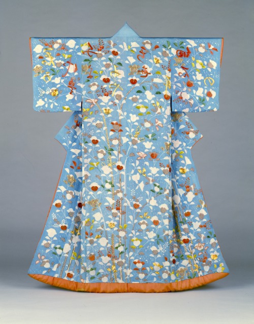 Japanese Edo period Chirimen weave robes;Kosode with Snow-covered Mandarin Orange Trees and Poem, la