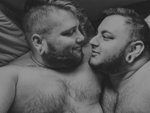 XXX baeconcub:  Cuddly morning in bed with my photo