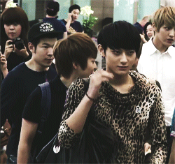 ewxiuhan:  4/? of xiuhan moments. When minseok brings the best out of lu han. When