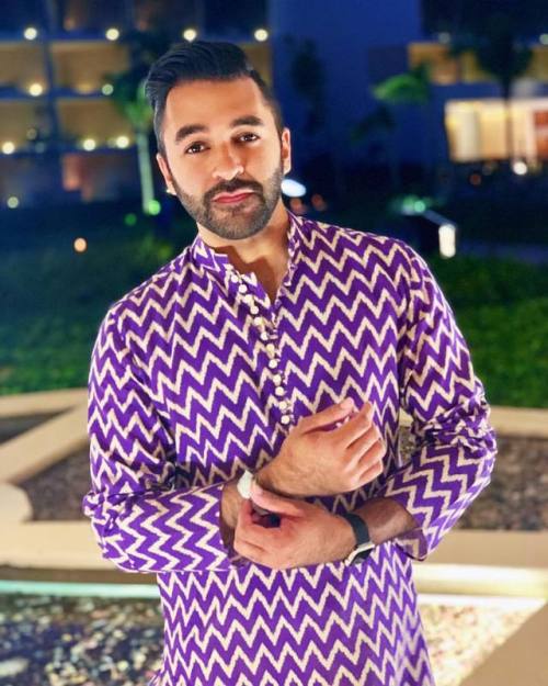 Mahiya, say chevron chevron . . . : @zub.gul : @dhruvhihello #pushit420 #sangeet #purple #cancun 