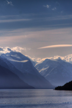 classy-captain: on the way to geirangerfjord by florian seiffert    #classyuploads