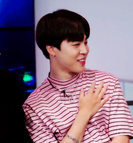 jiminboi:cute-ing his way through the interview 