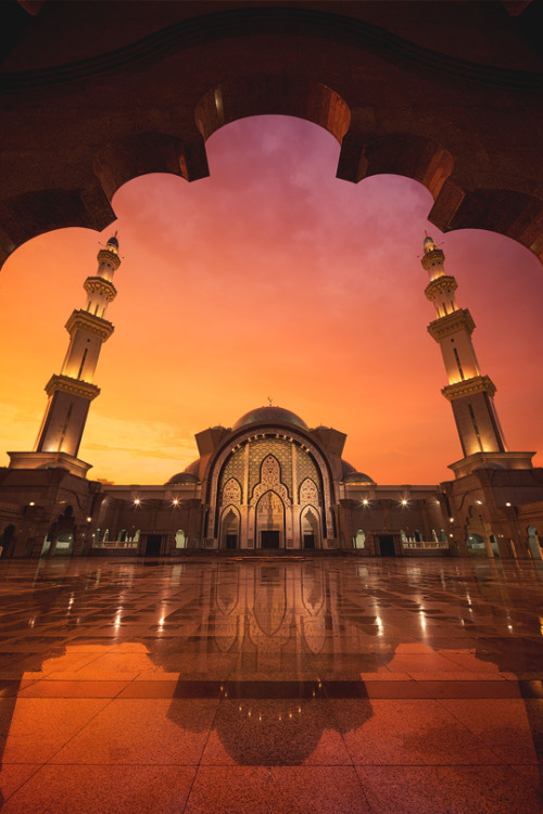 italian-luxury:Masjid Wilayah Persekutuan, Kuala Lumpur  by BeBoy Photographies