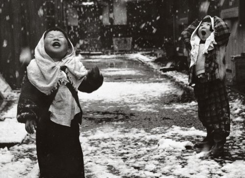 poboh:Children In the Snow, Japan, 1950’s, adult photos