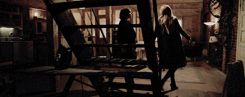 the-queen-and-her-sheriff: Regina & Emma in ep 6x08 ‘I’ll be your mirror’ so we do this together
