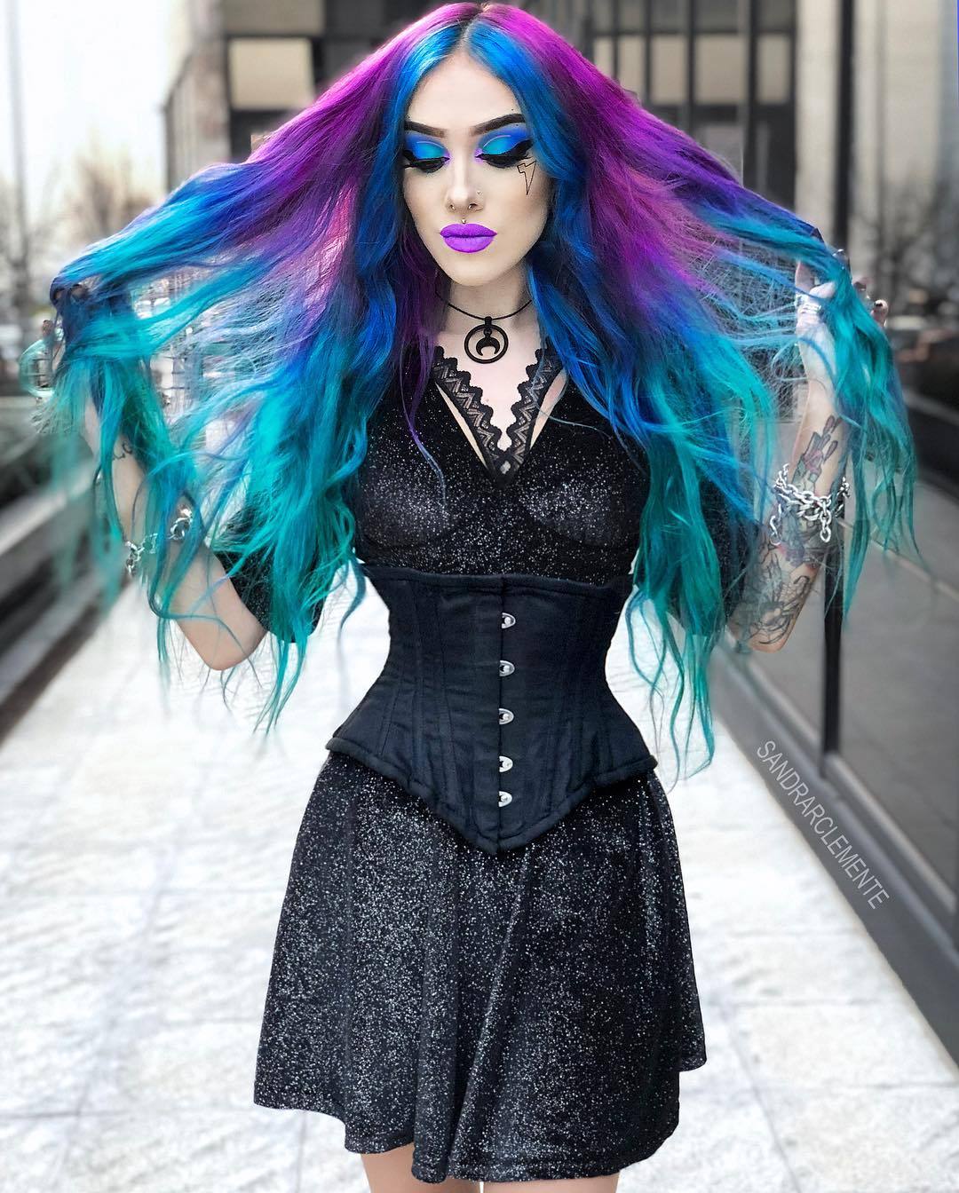 poisonnightmares:  https://www.instagram.com/sandrarclemente/