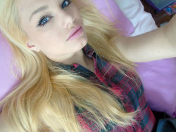 primrosebaby:  listening to Rammstein before I go out, I’m happy 