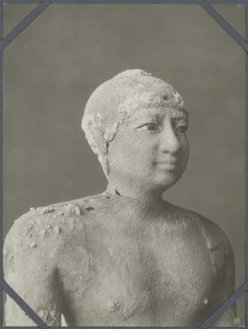 The smaller copper statue of Pepi I Meryre, ca. 1900 Pepi I Meryre (reigned 2332–2287 BC) was the th